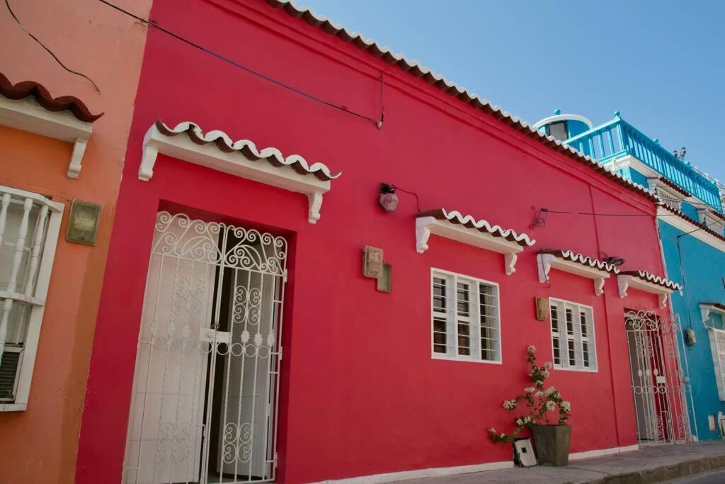 Great Location ! 4 Bedroom Home In The Heart Of Картахена Экстерьер фото