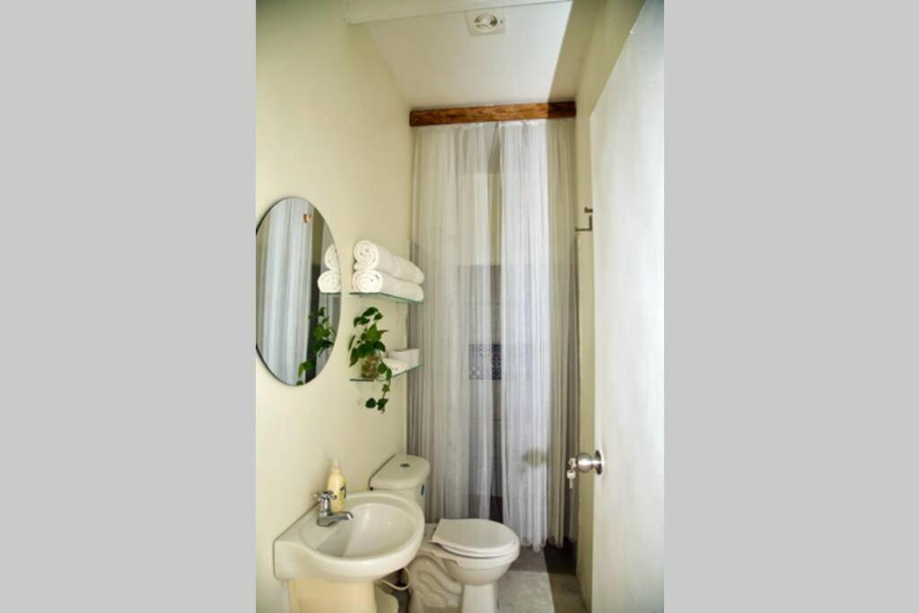 Great Location ! 4 Bedroom Home In The Heart Of Картахена Экстерьер фото