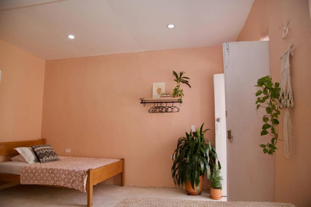 Great Location ! 4 Bedroom Home In The Heart Of Картахена Экстерьер фото