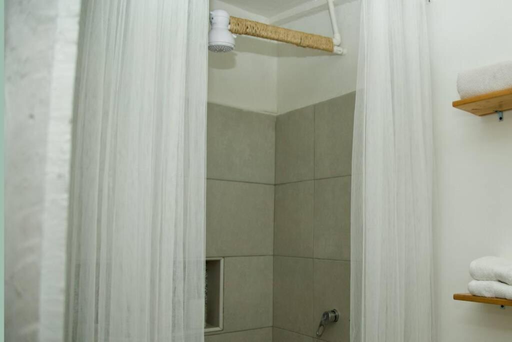 Great Location ! 4 Bedroom Home In The Heart Of Картахена Экстерьер фото